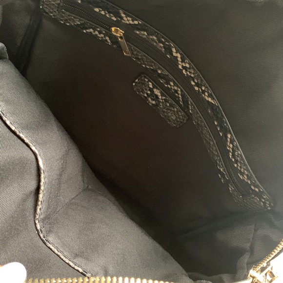 Backpack, Crossbody Bag Convertible Aprox 13”x13” NWOT - Picture 4 of 8